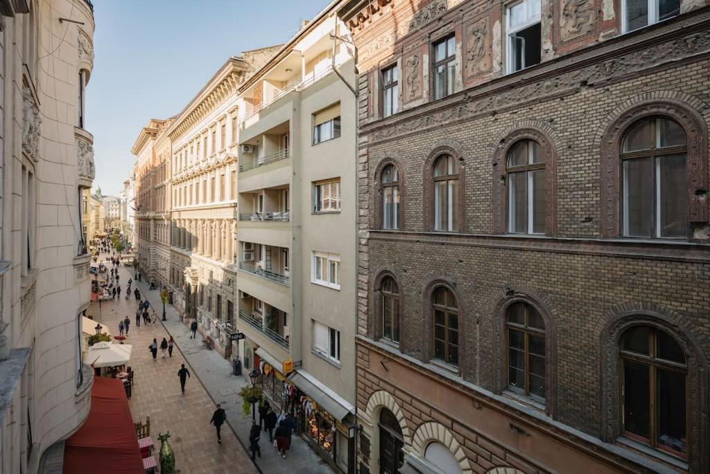 Your Dream At Vaci Street