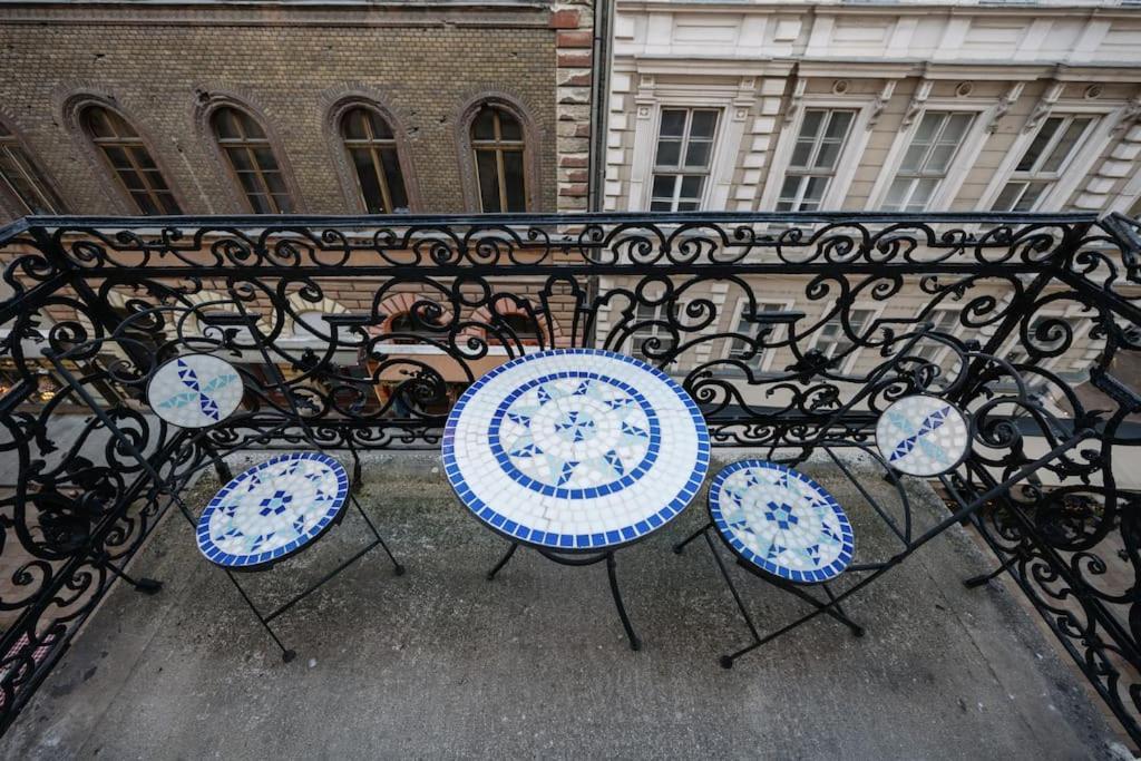 Your Dream At Vaci Street Apartment Budapest